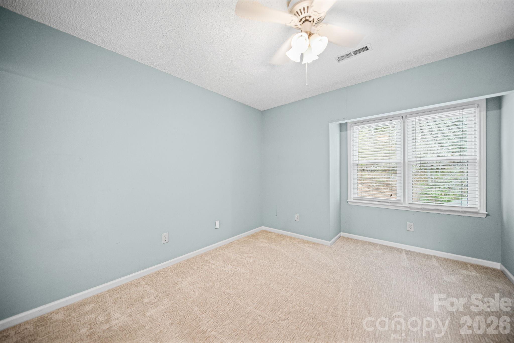 529 Catspaw Road — Statesville