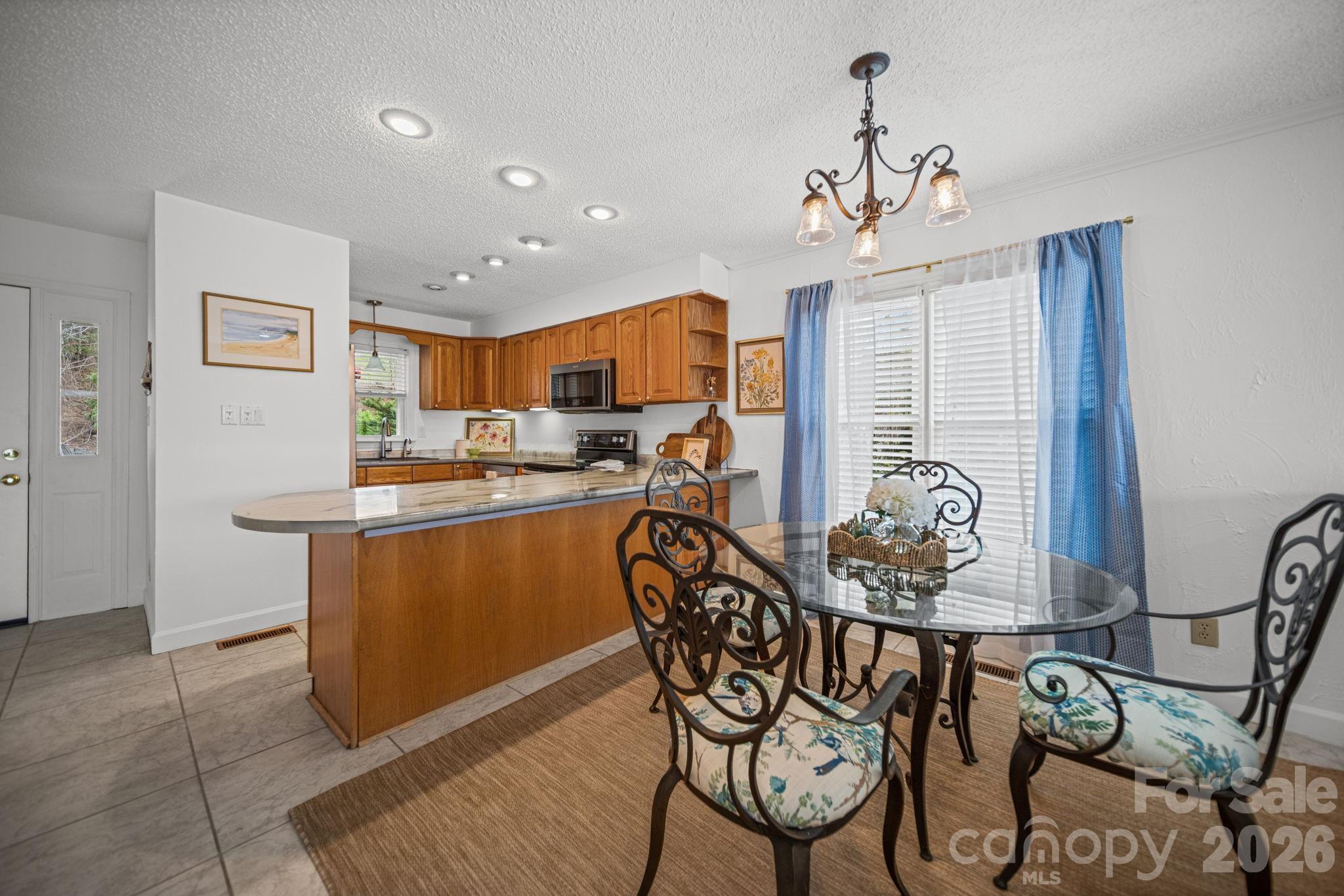 529 Catspaw Road — Statesville
