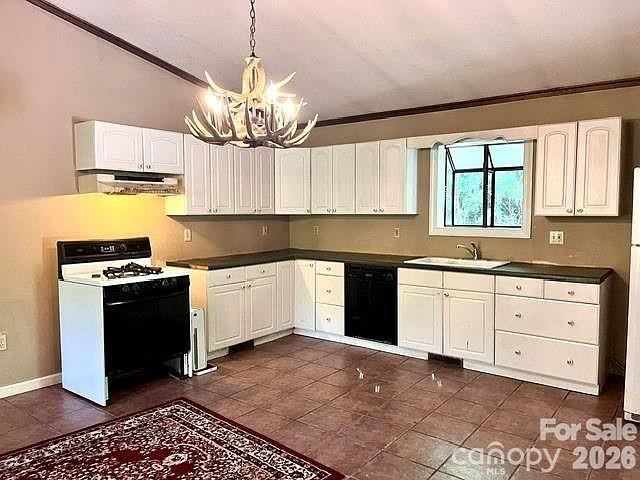 105 Chestnut Hill Road — Black Mountain