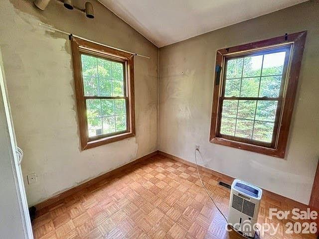 105 Chestnut Hill Road — Black Mountain