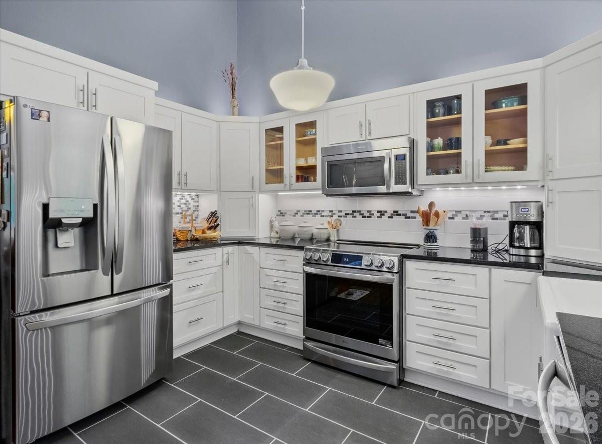 30 Kalmia Cove — Burnsville
