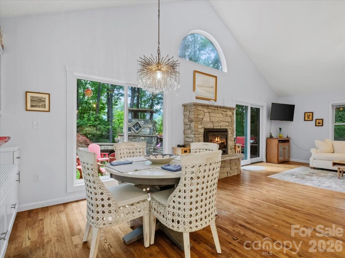 30 Kalmia Cove — Burnsville