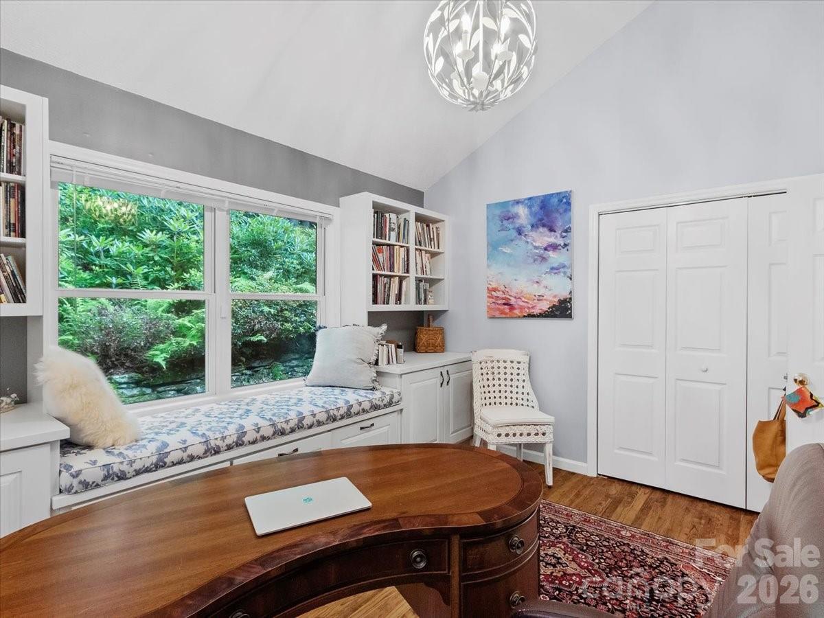30 Kalmia Cove — Burnsville