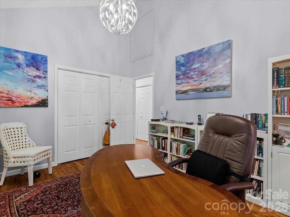 30 Kalmia Cove — Burnsville