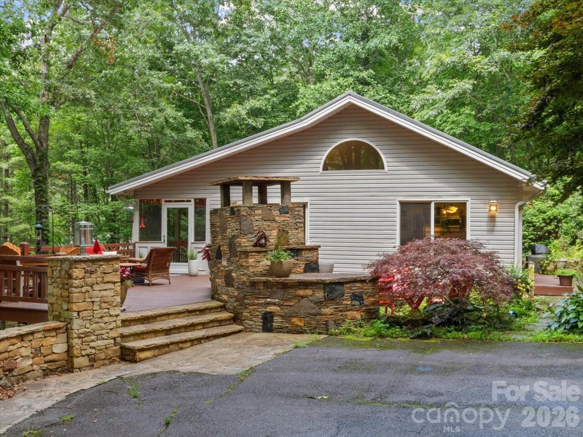 30 Kalmia Cove — Burnsville