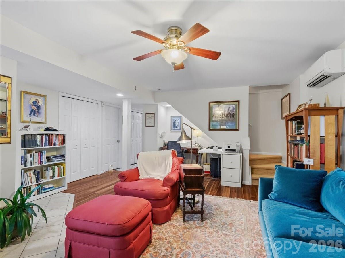 30 Kalmia Cove — Burnsville