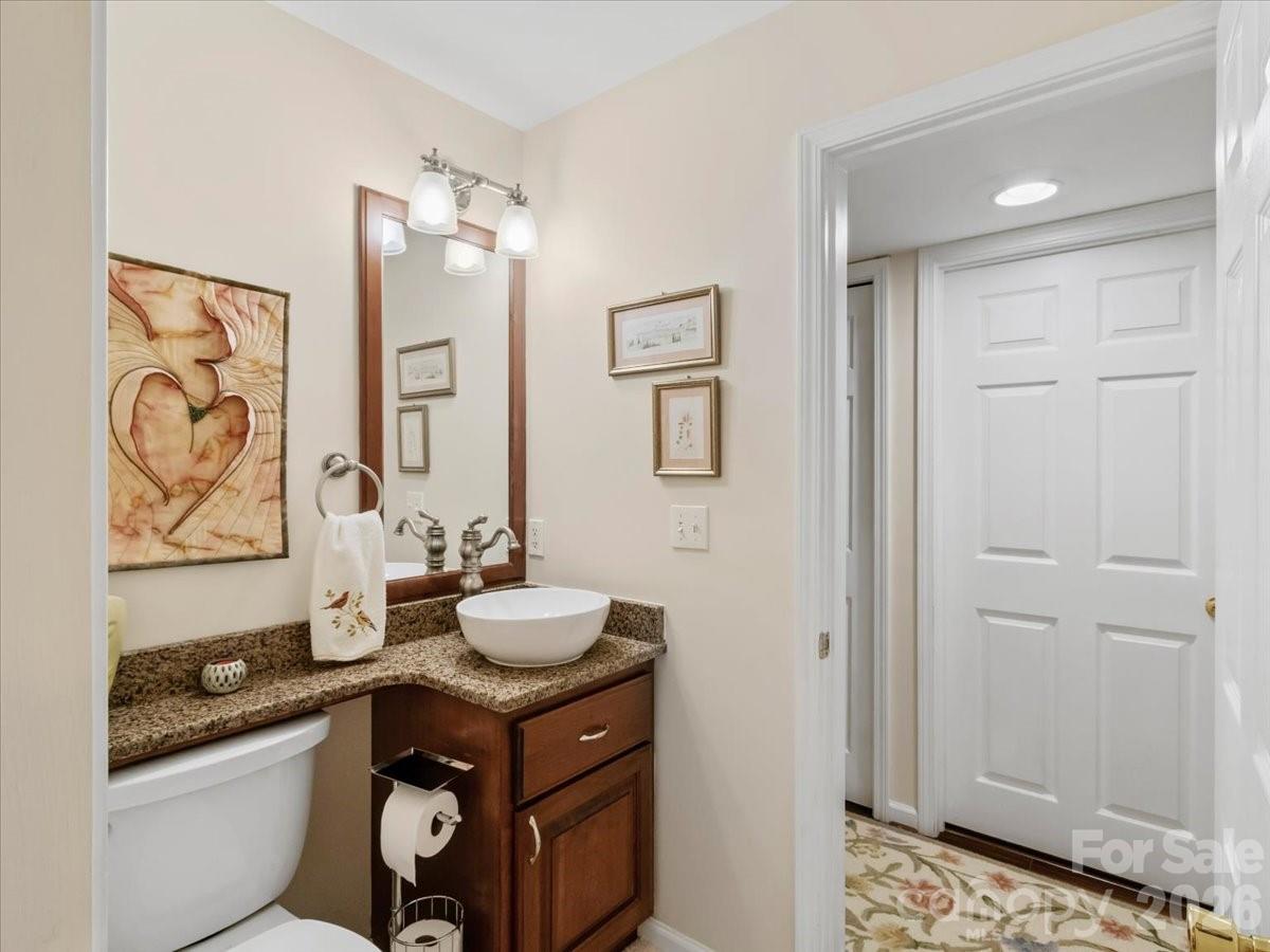 30 Kalmia Cove — Burnsville