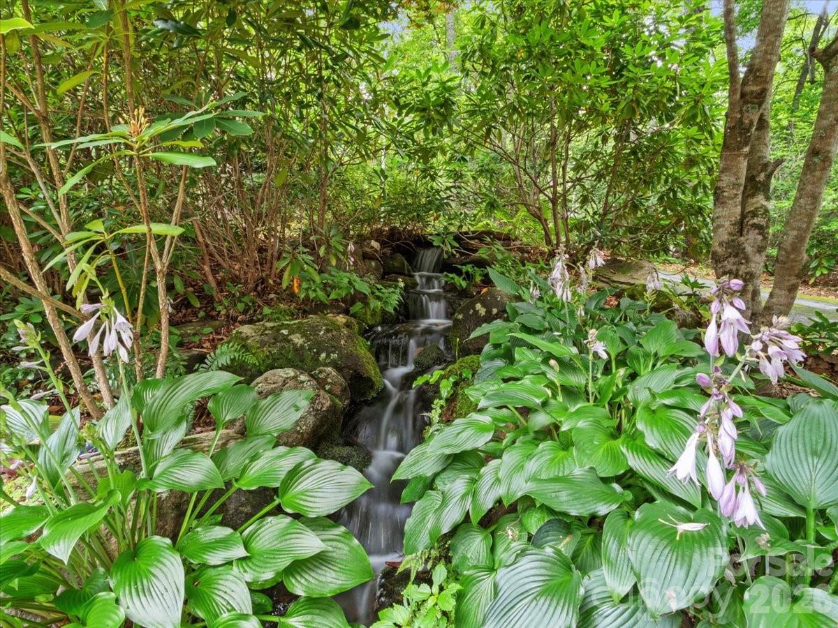 30 Kalmia Cove — Burnsville