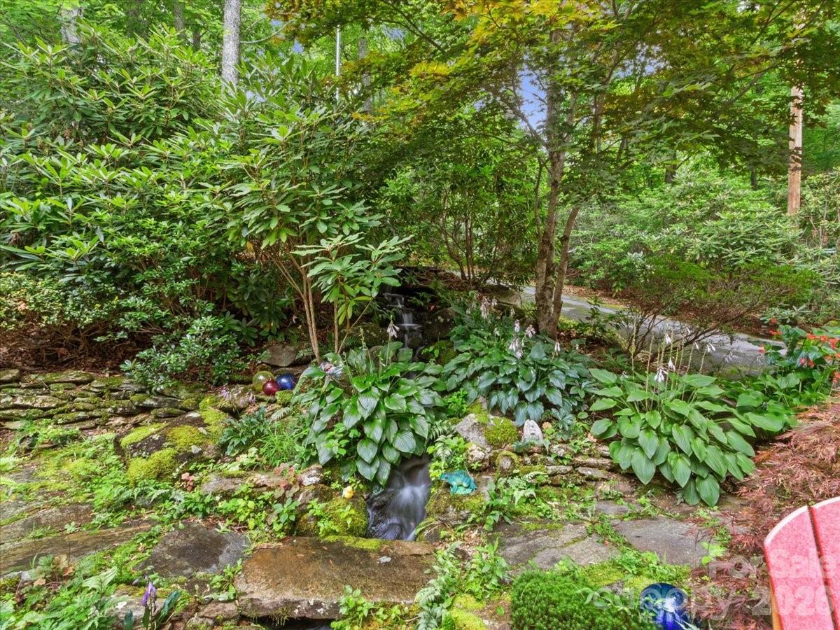 30 Kalmia Cove — Burnsville