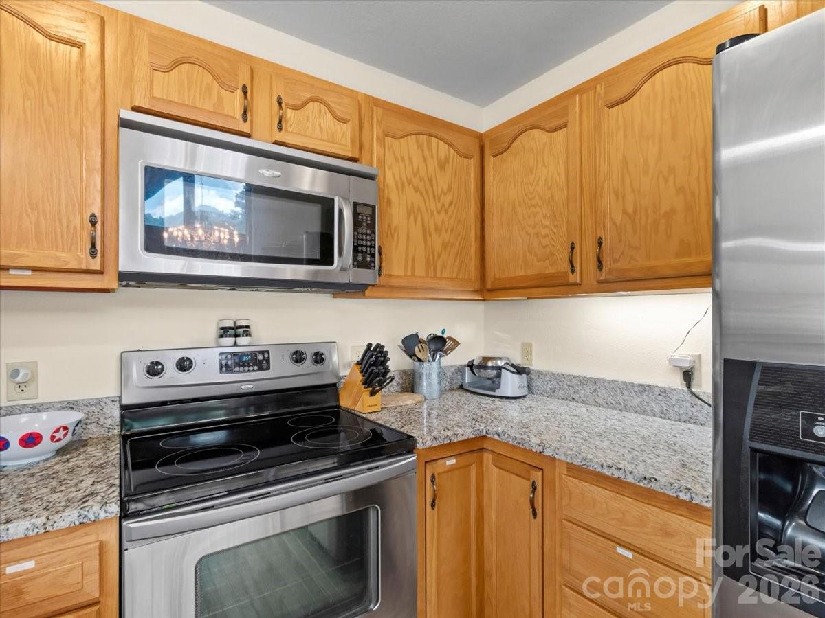49 Pinnacle Road — Burnsville