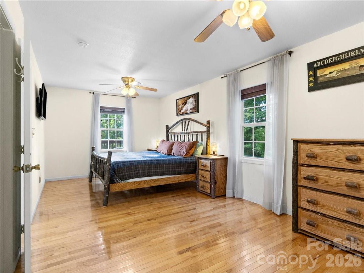 49 Pinnacle Road — Burnsville
