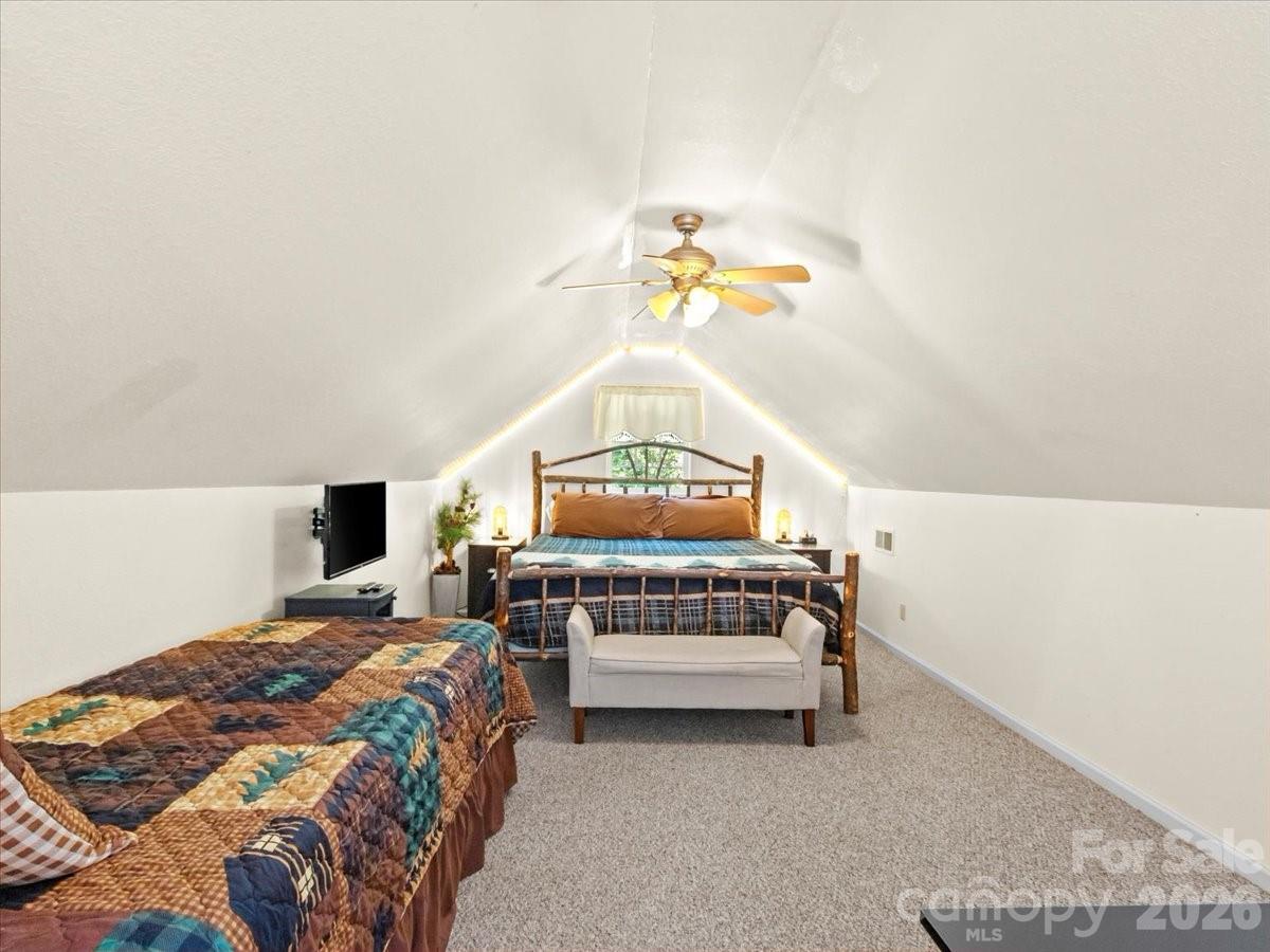 49 Pinnacle Road — Burnsville