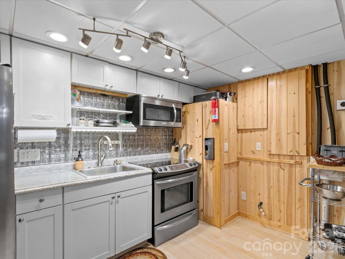 49 Pinnacle Road — Burnsville