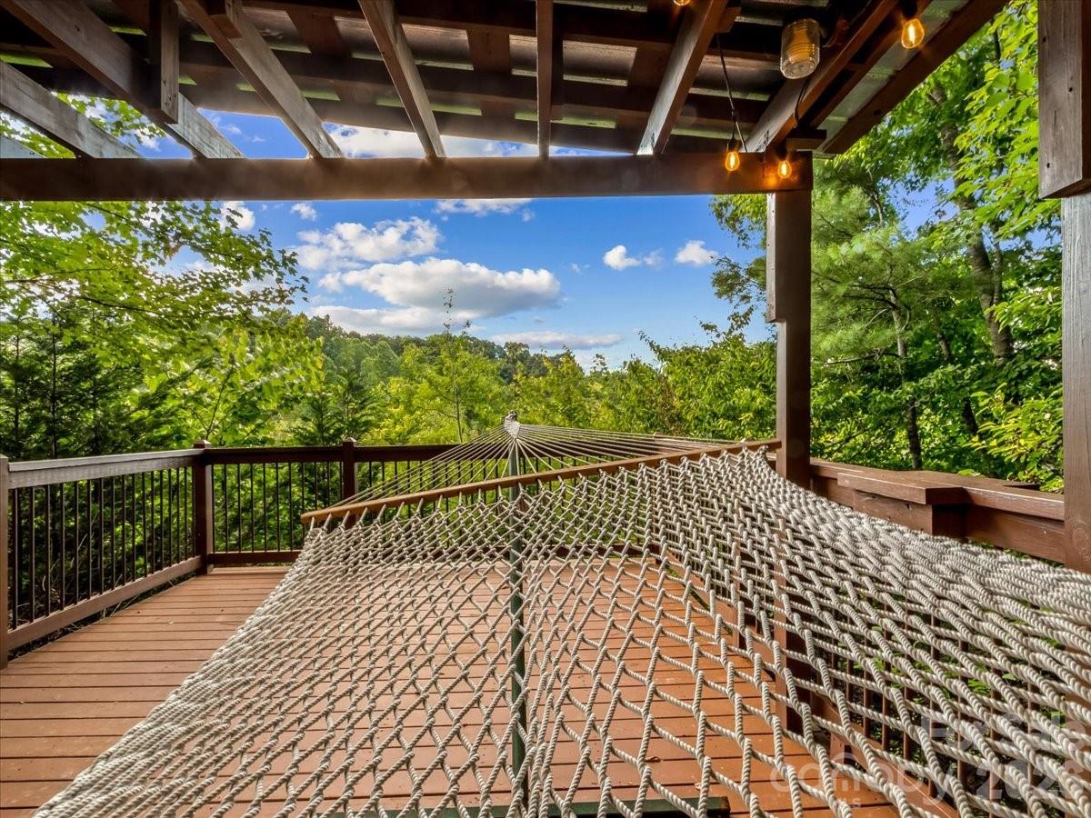 49 Pinnacle Road — Burnsville