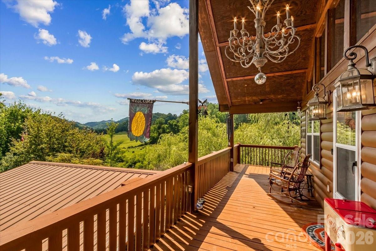 49 Pinnacle Road — Burnsville