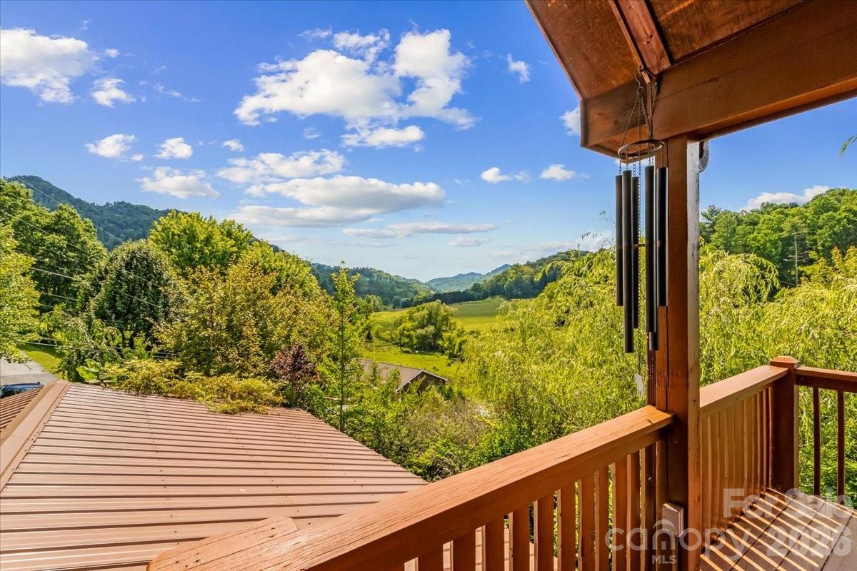 49 Pinnacle Road — Burnsville