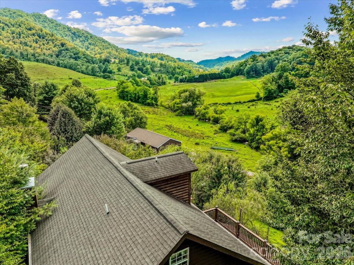 49 Pinnacle Road — Burnsville