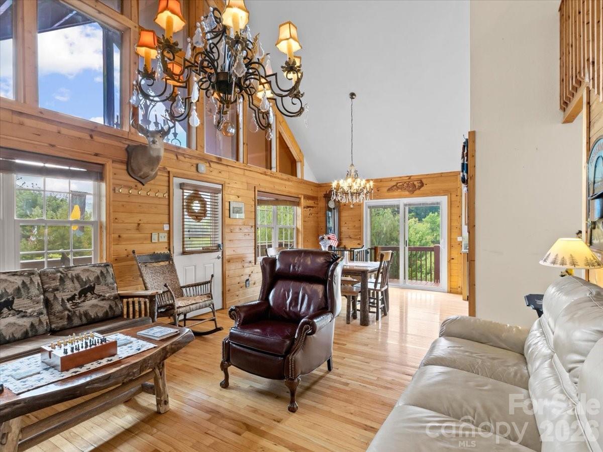 49 Pinnacle Road — Burnsville