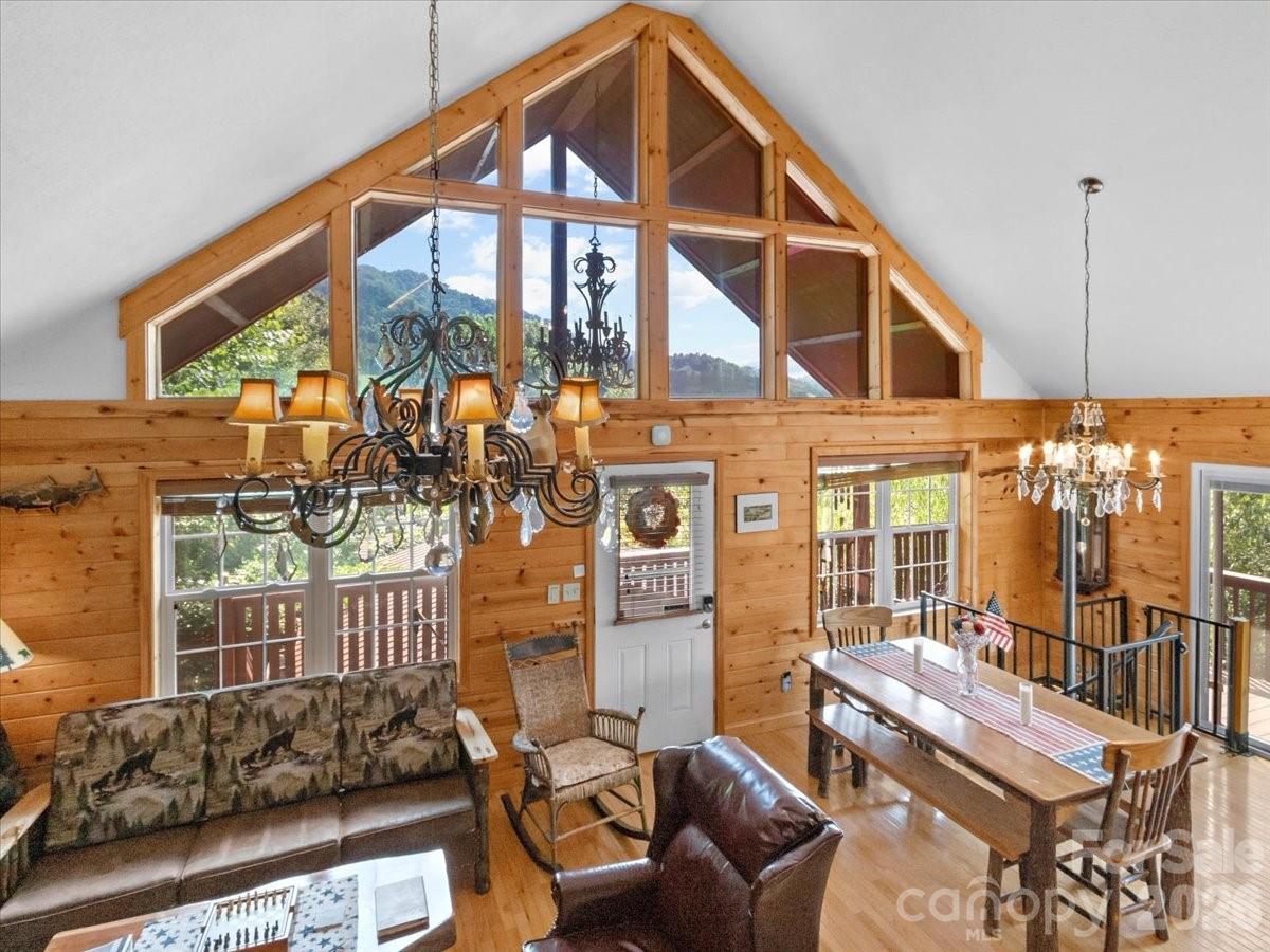 49 Pinnacle Road — Burnsville
