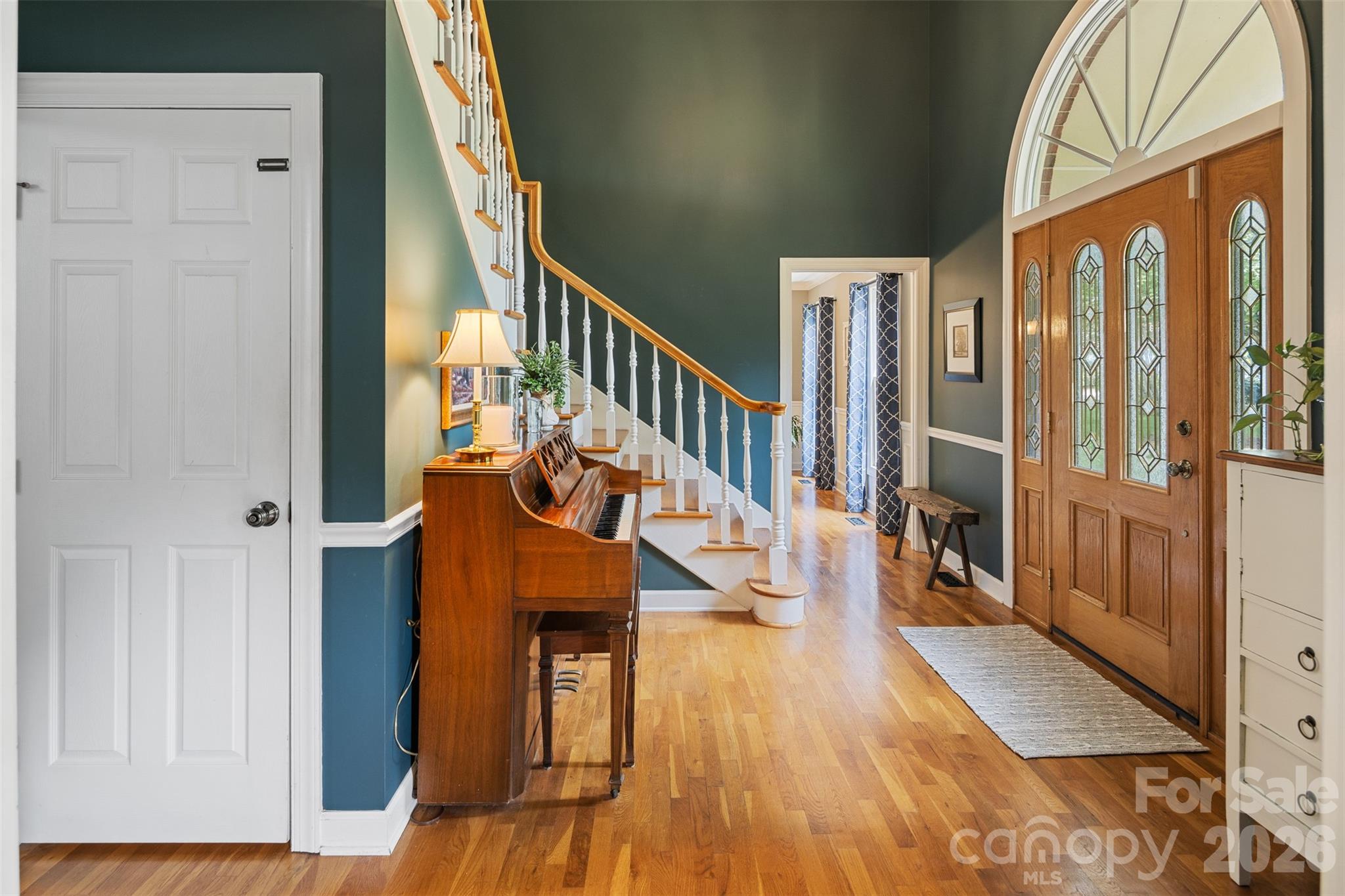 1413 Windemere Lane — Hickory