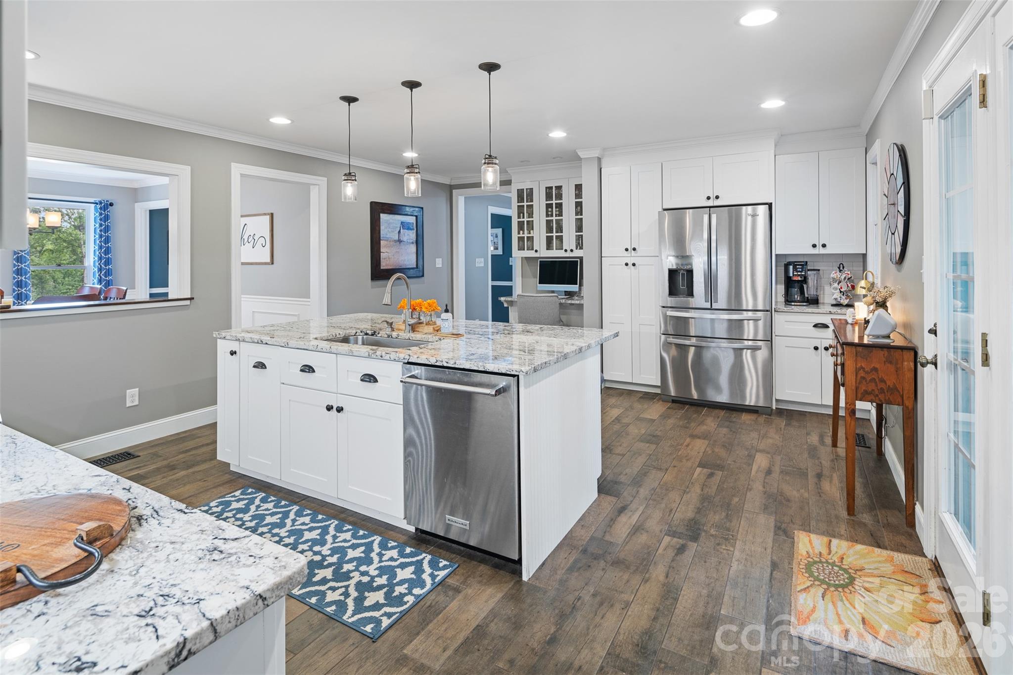 1413 Windemere Lane — Hickory