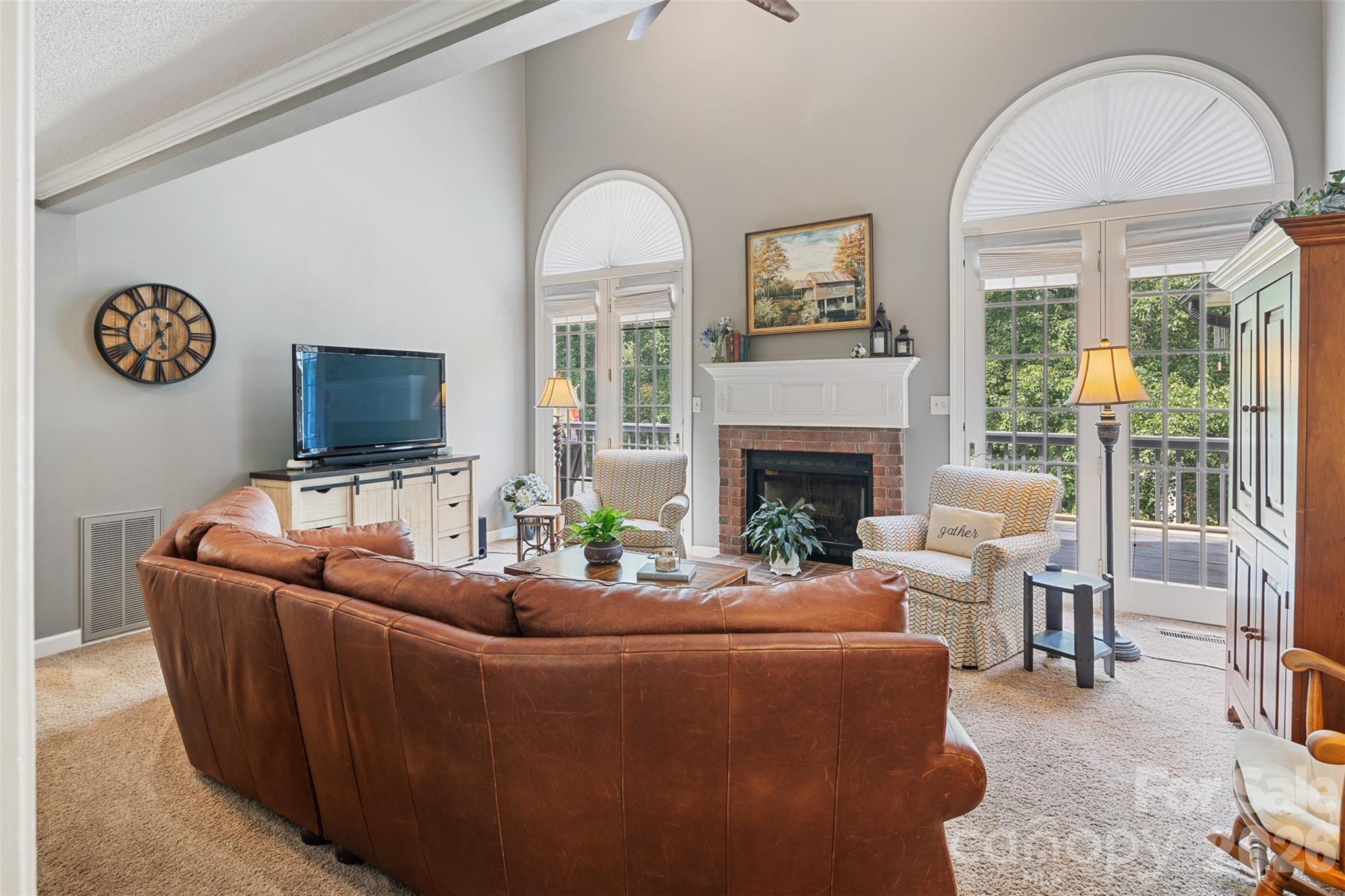 1413 Windemere Lane — Hickory