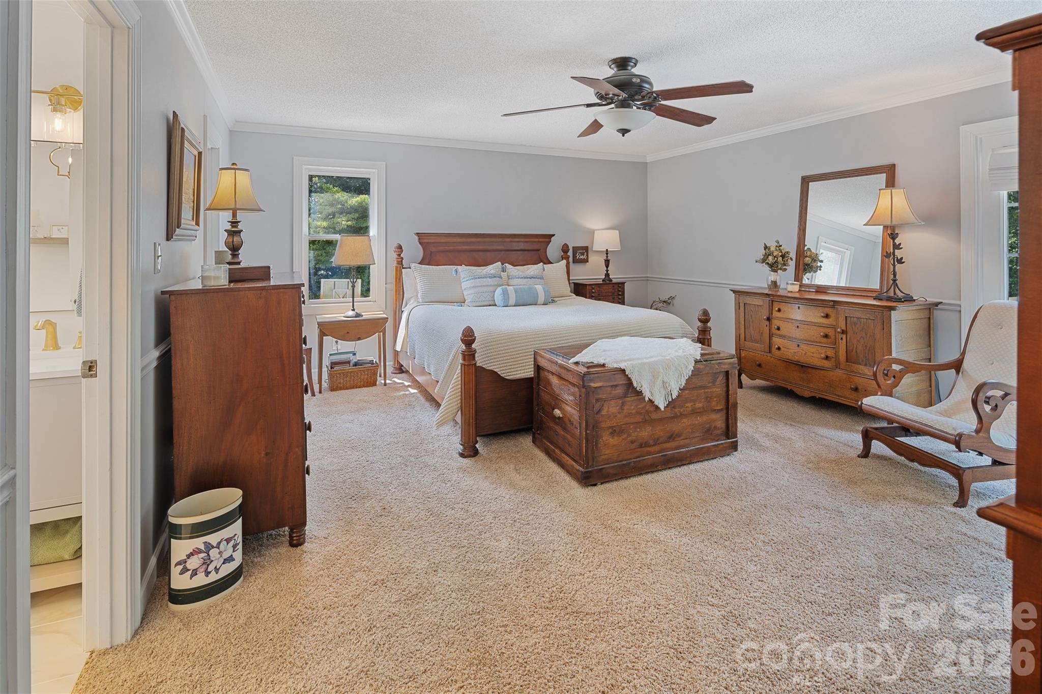 1413 Windemere Lane — Hickory