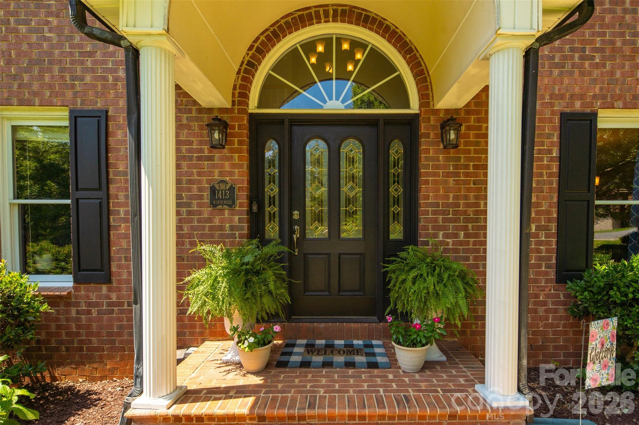 1413 Windemere Lane — Hickory