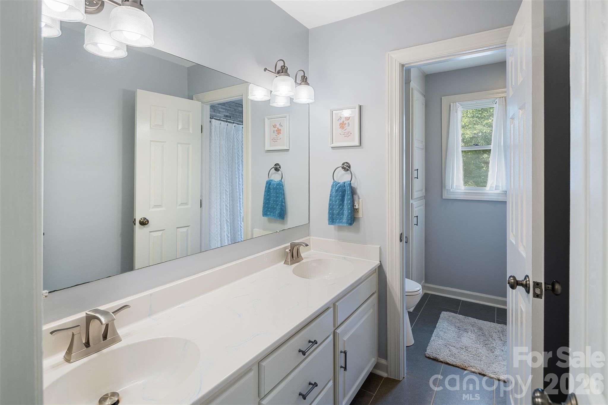 1413 Windemere Lane — Hickory