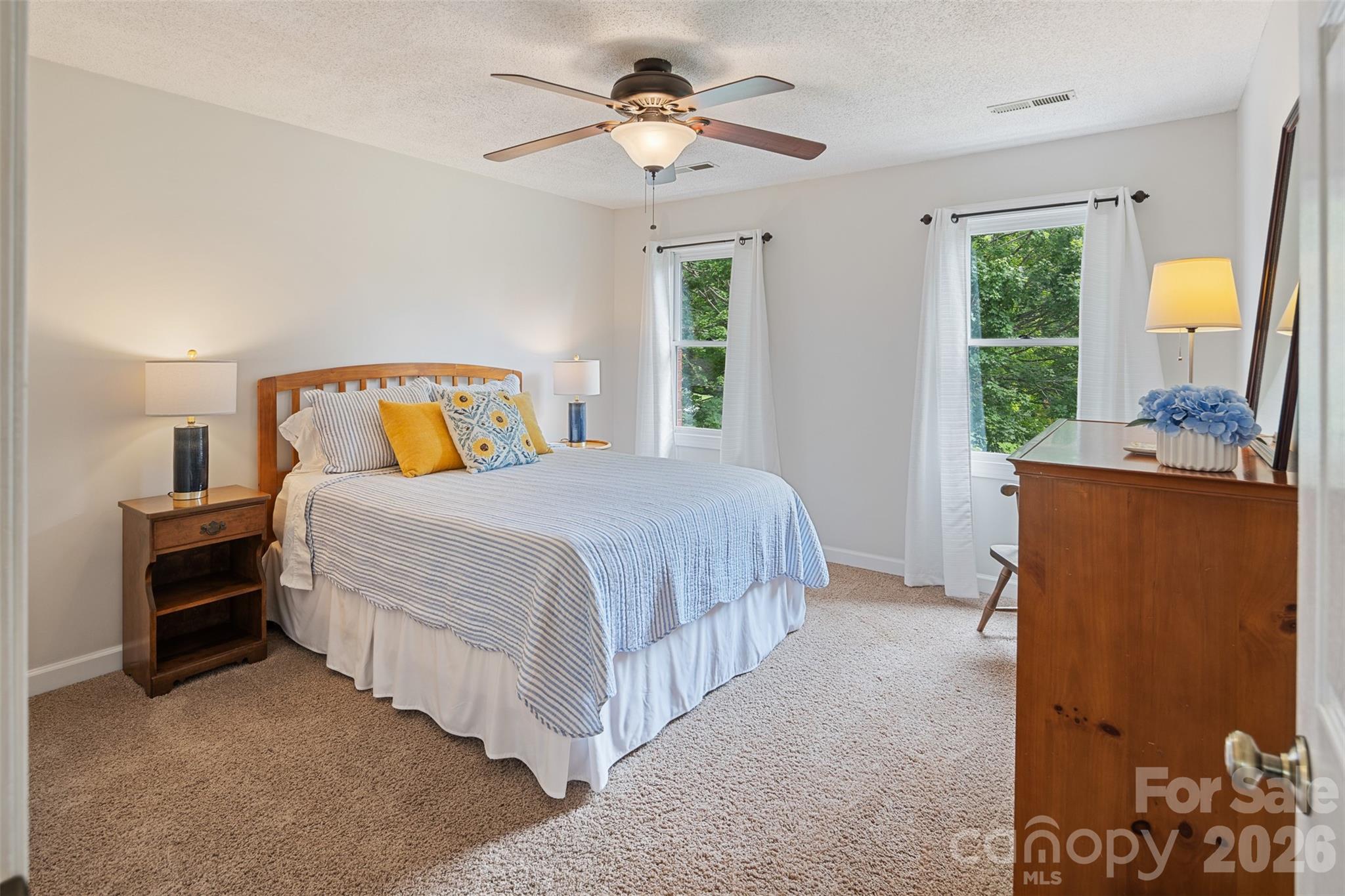 1413 Windemere Lane — Hickory