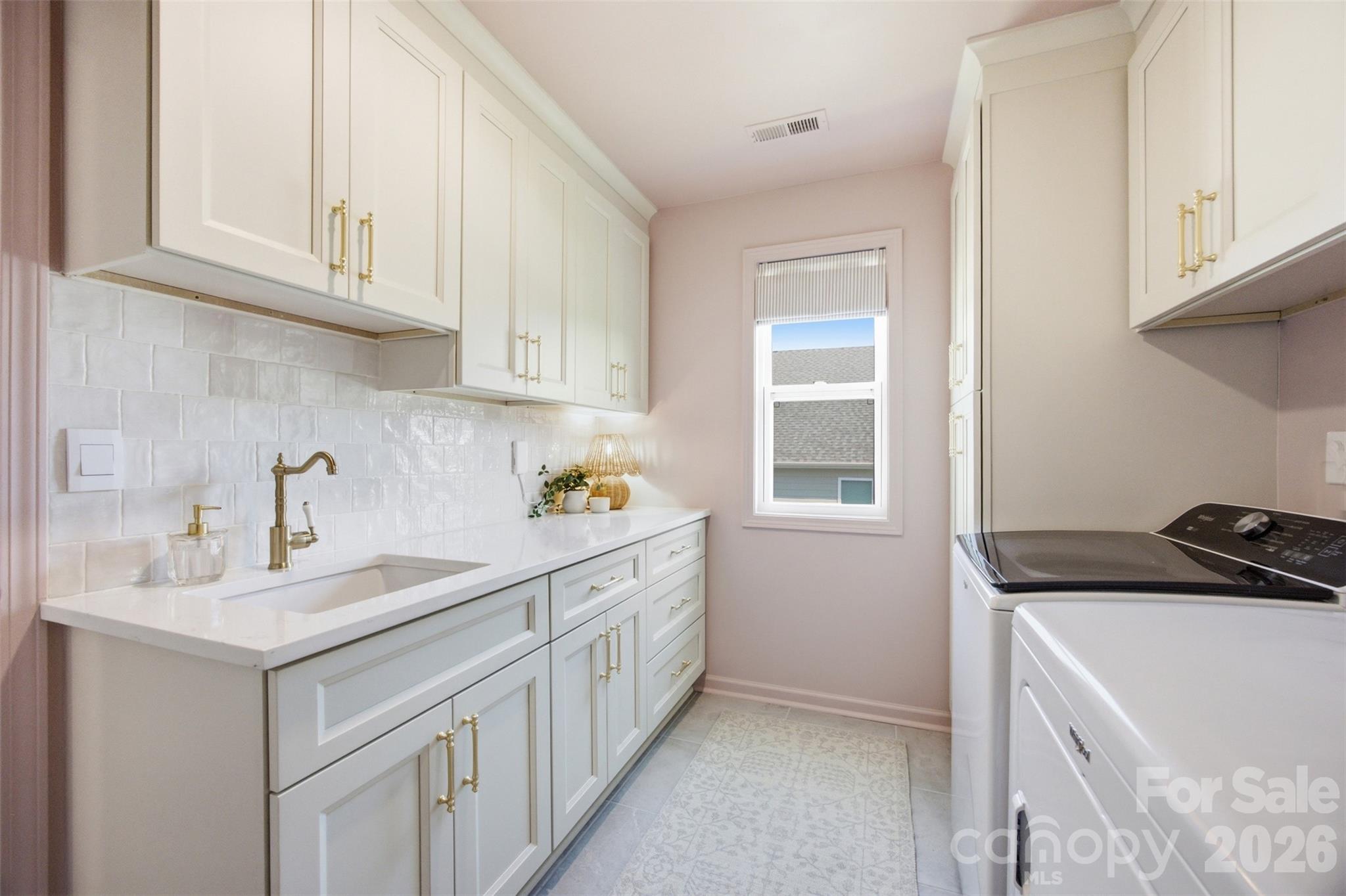 5821 Casper Drive — Charlotte