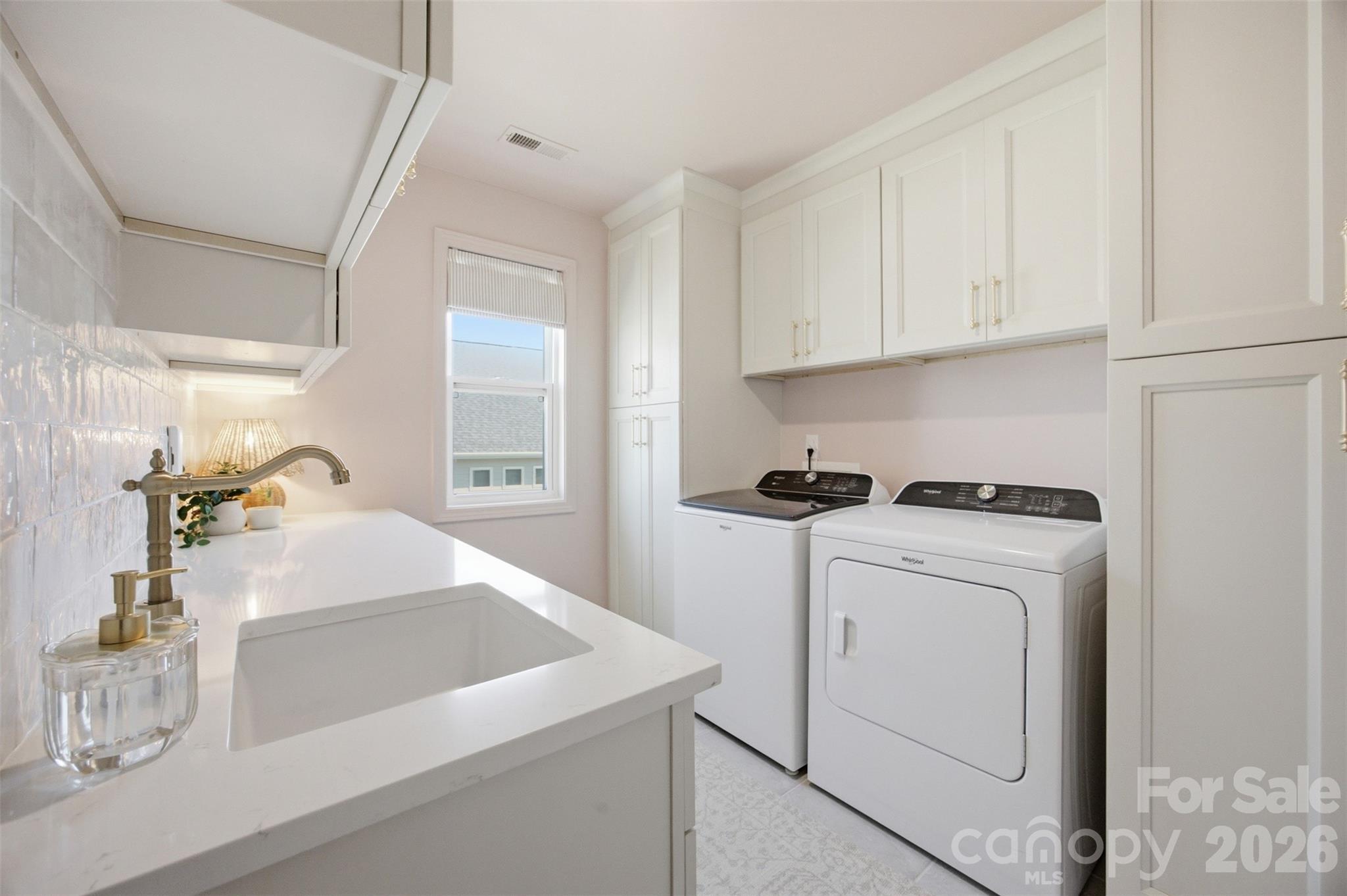 5821 Casper Drive — Charlotte
