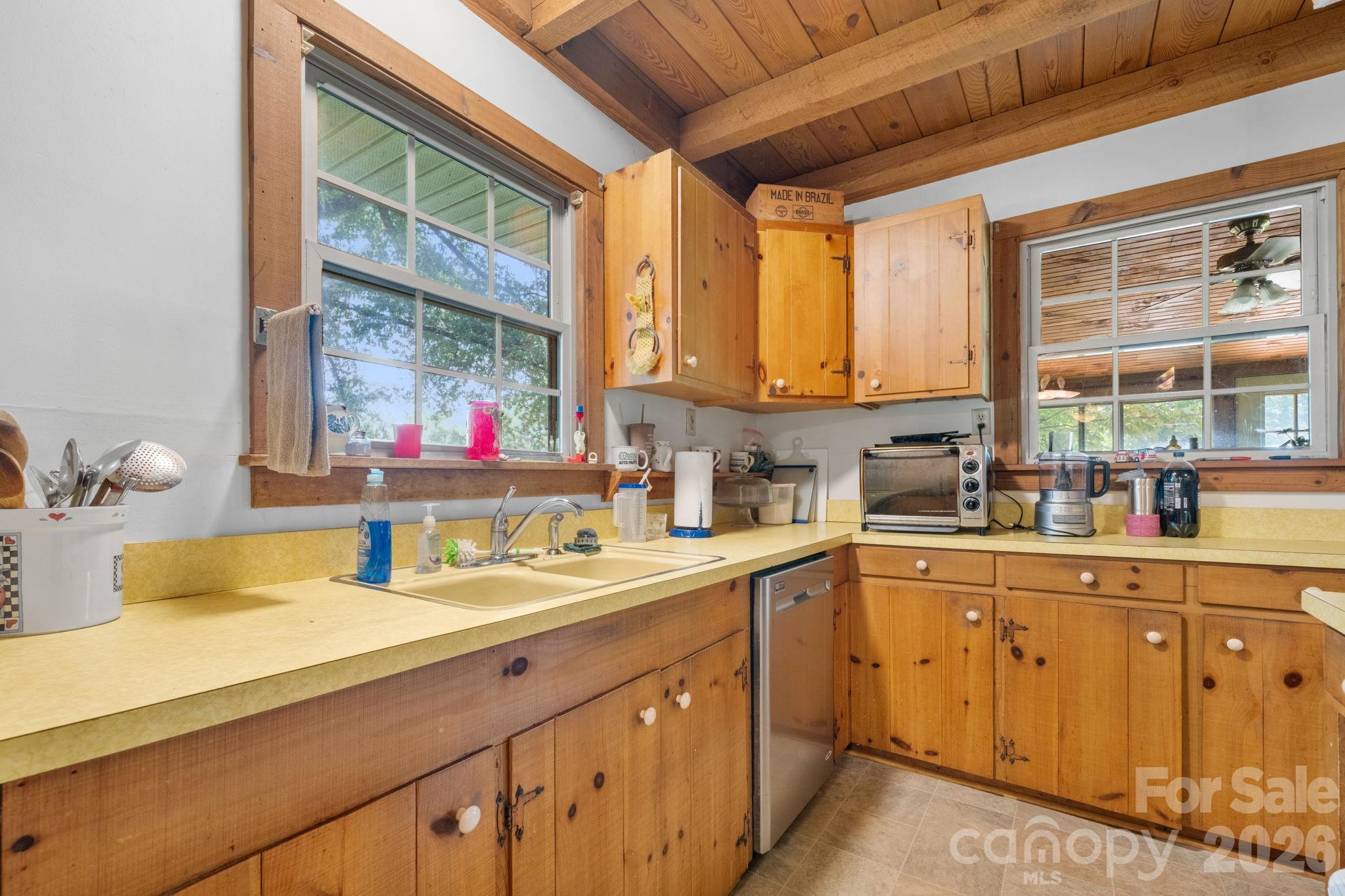 2097 Hermit Trail — Newton