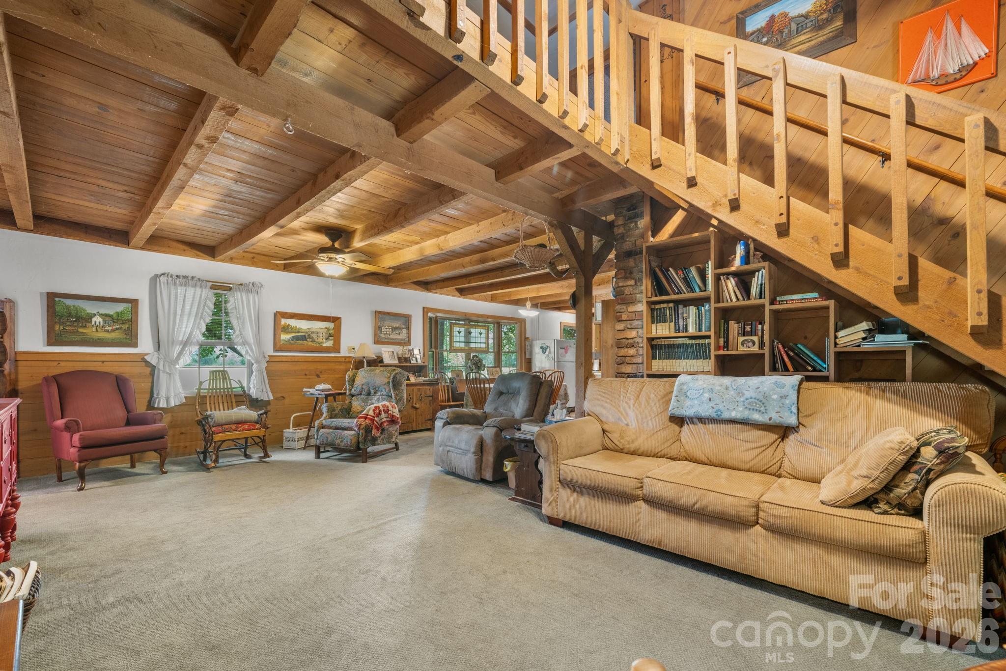 2097 Hermit Trail — Newton