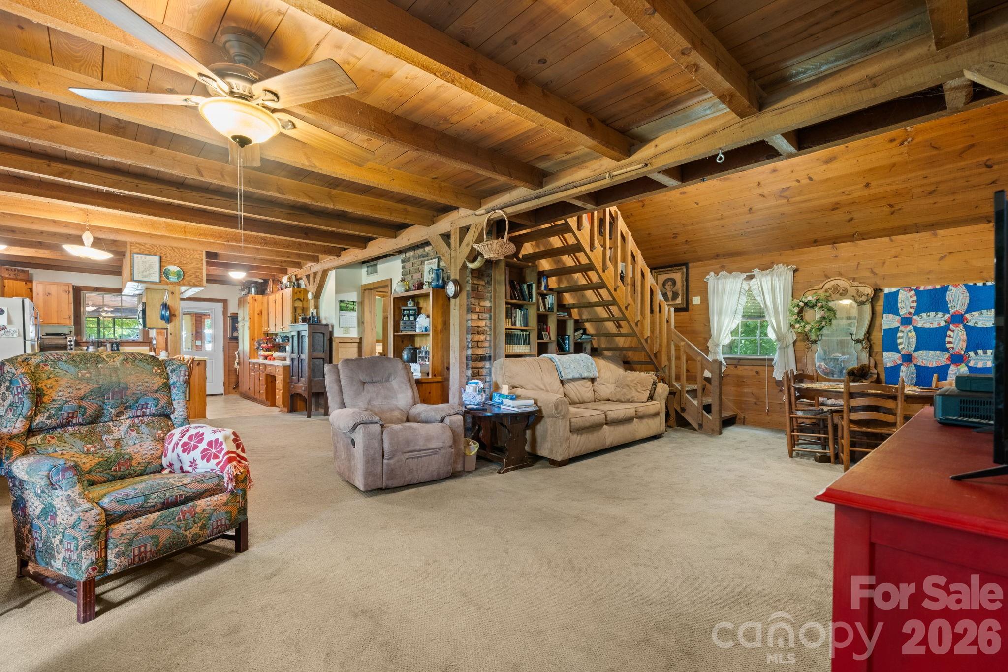 2097 Hermit Trail — Newton