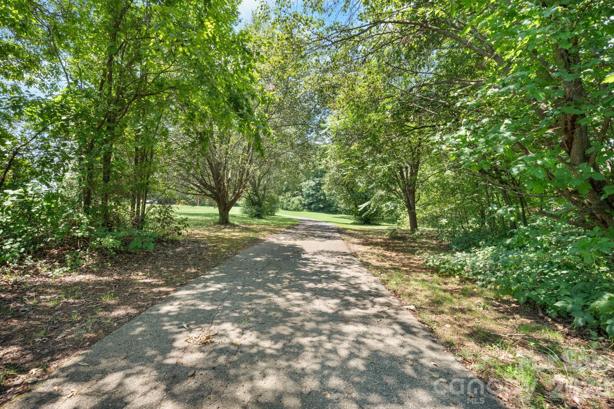 2097 Hermit Trail — Newton