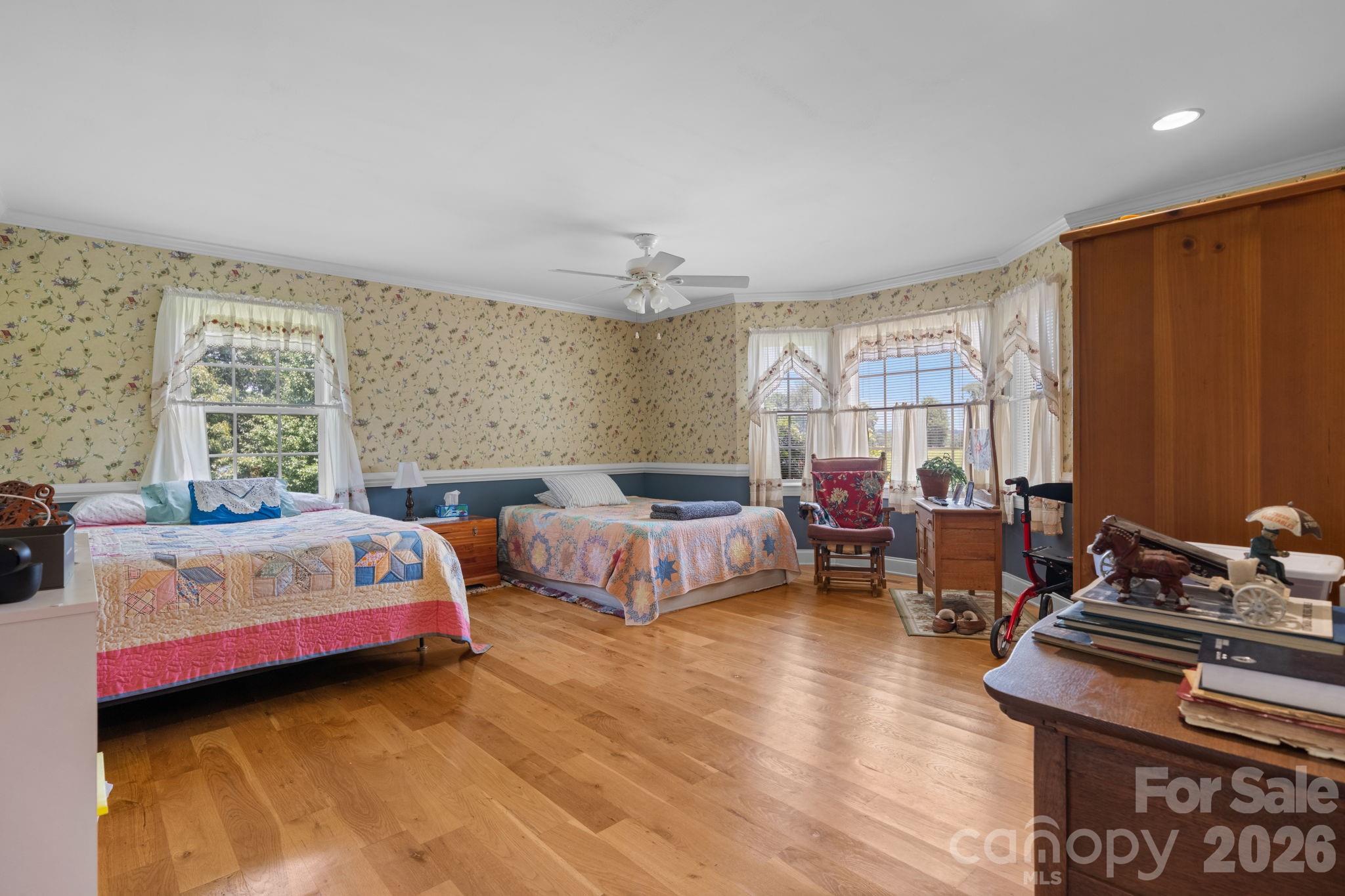 2097 Hermit Trail — Newton