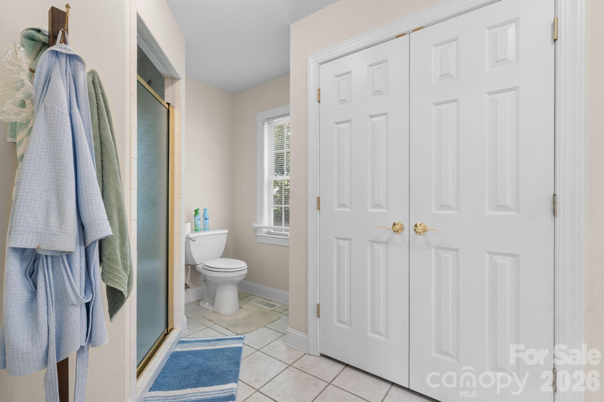 2097 Hermit Trail — Newton