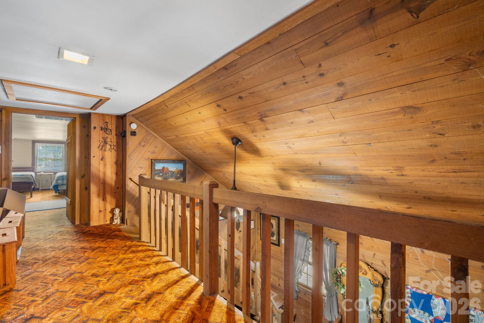 2097 Hermit Trail — Newton