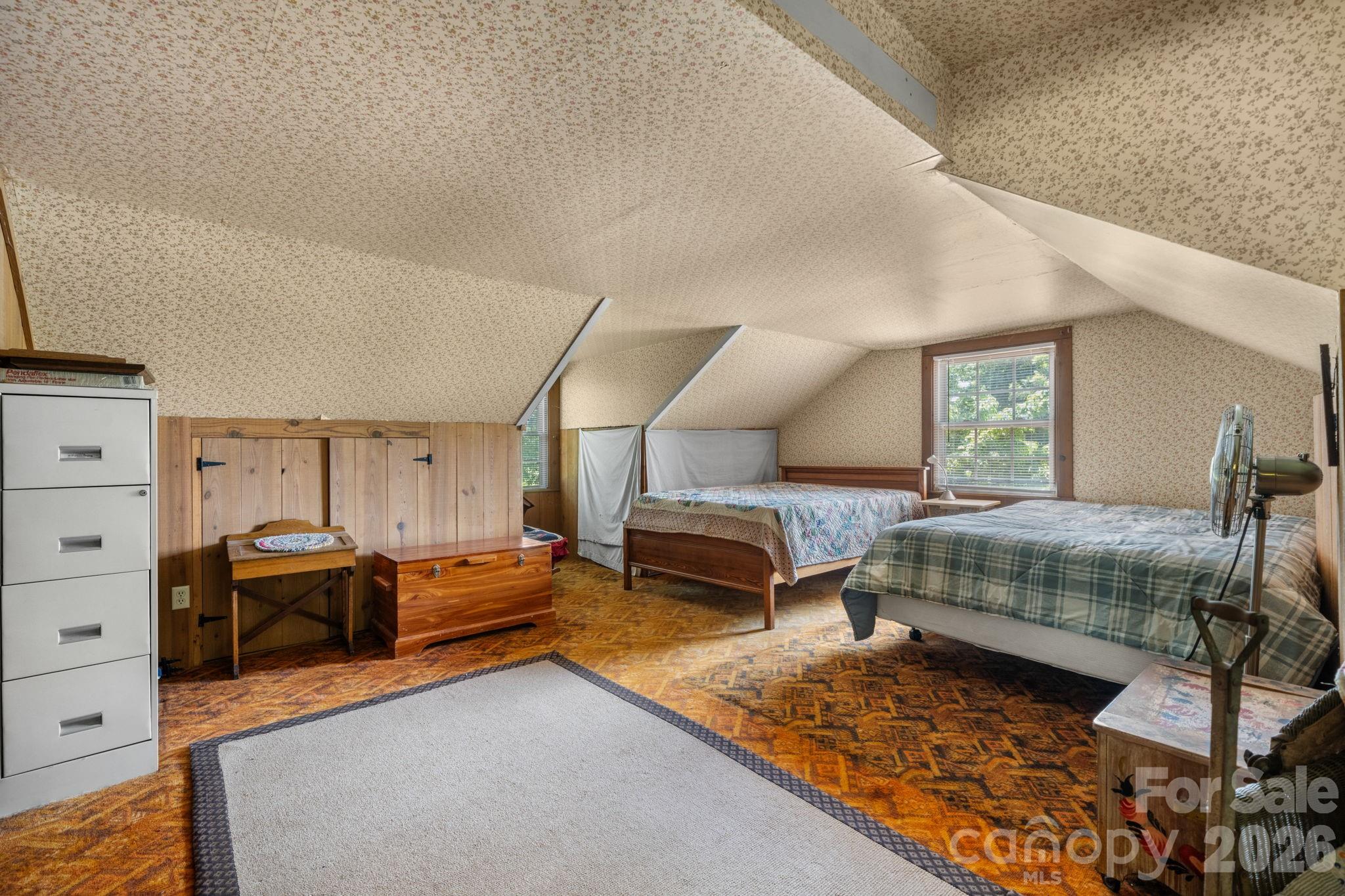 2097 Hermit Trail — Newton