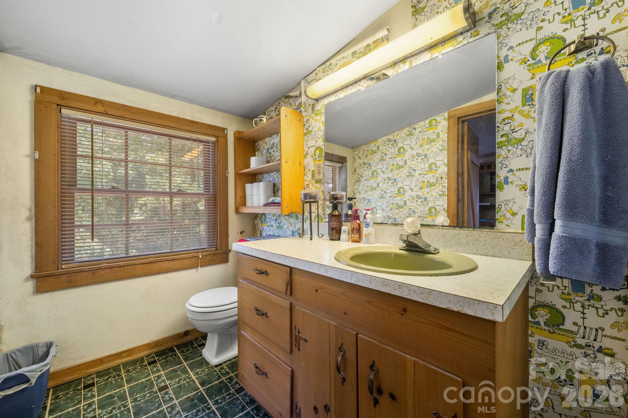 2097 Hermit Trail — Newton