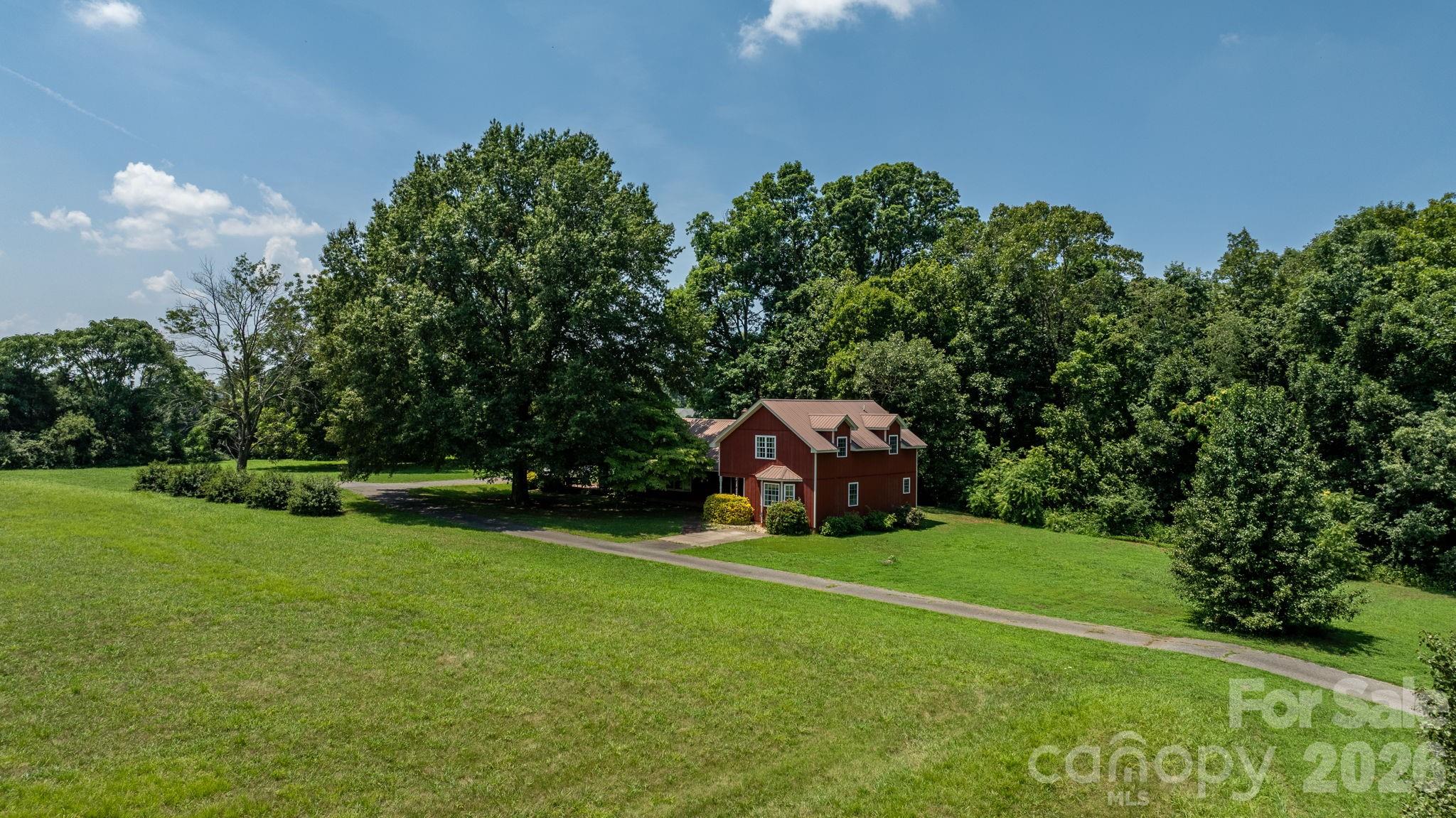 2097 Hermit Trail — Newton