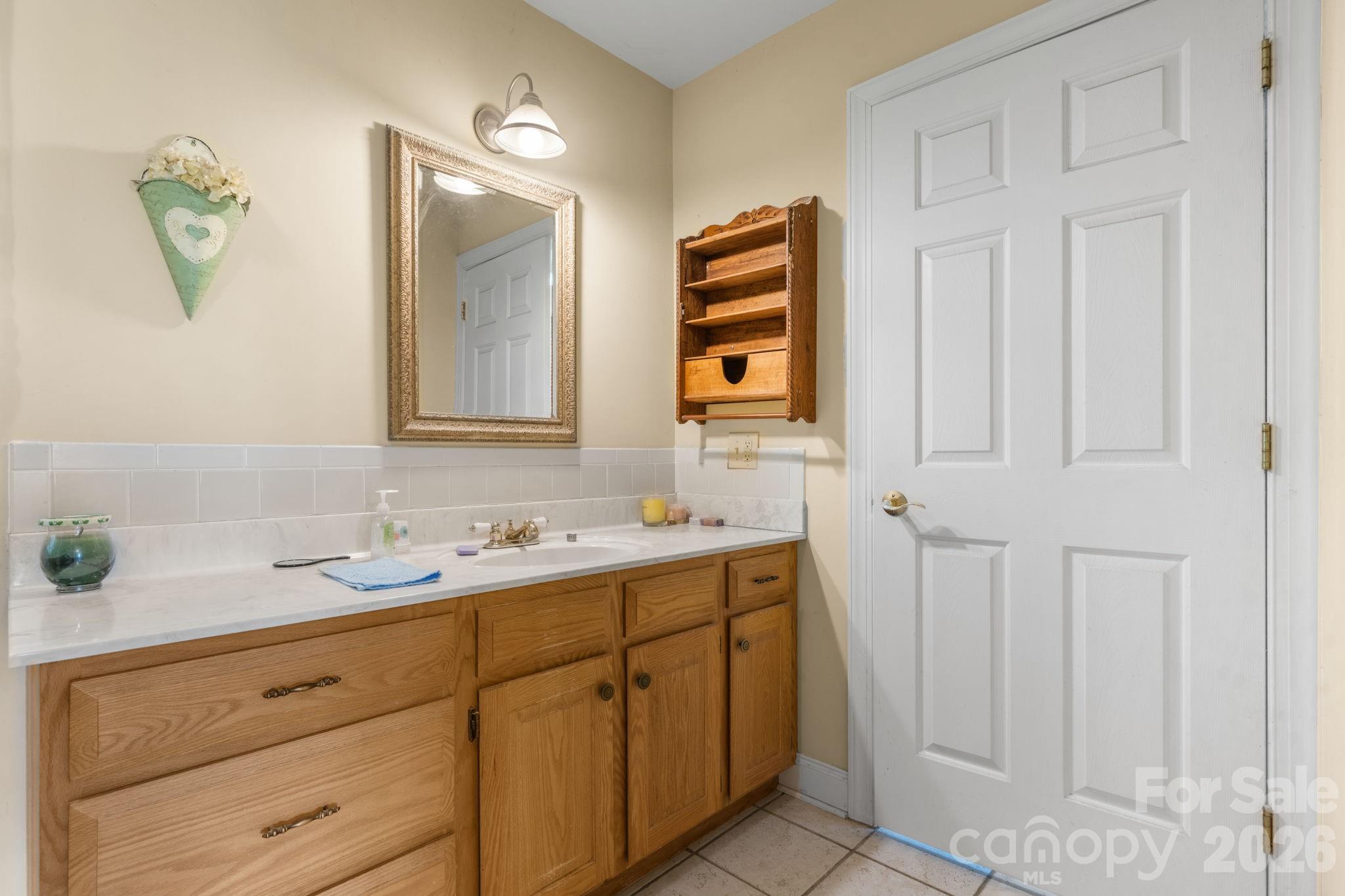 2097 Hermit Trail — Newton