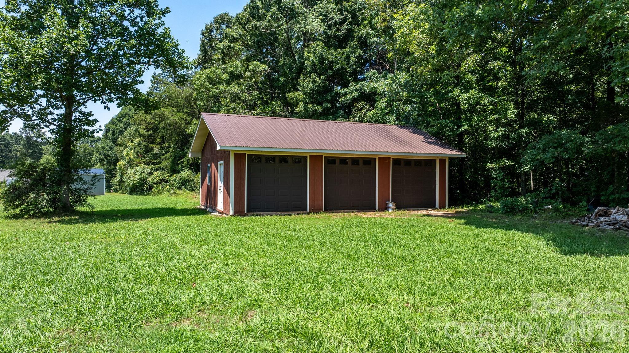 2097 Hermit Trail — Newton
