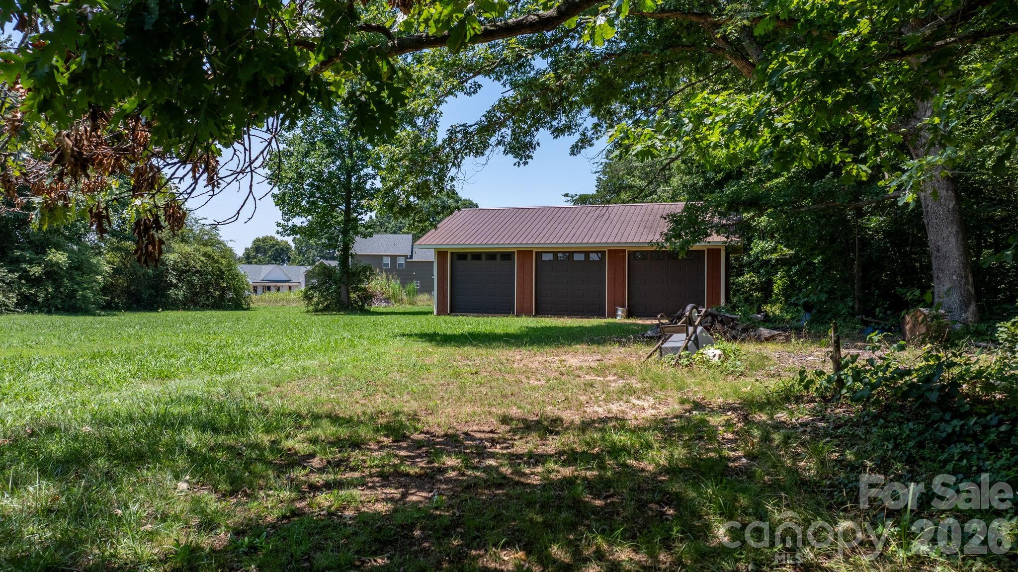 2097 Hermit Trail — Newton