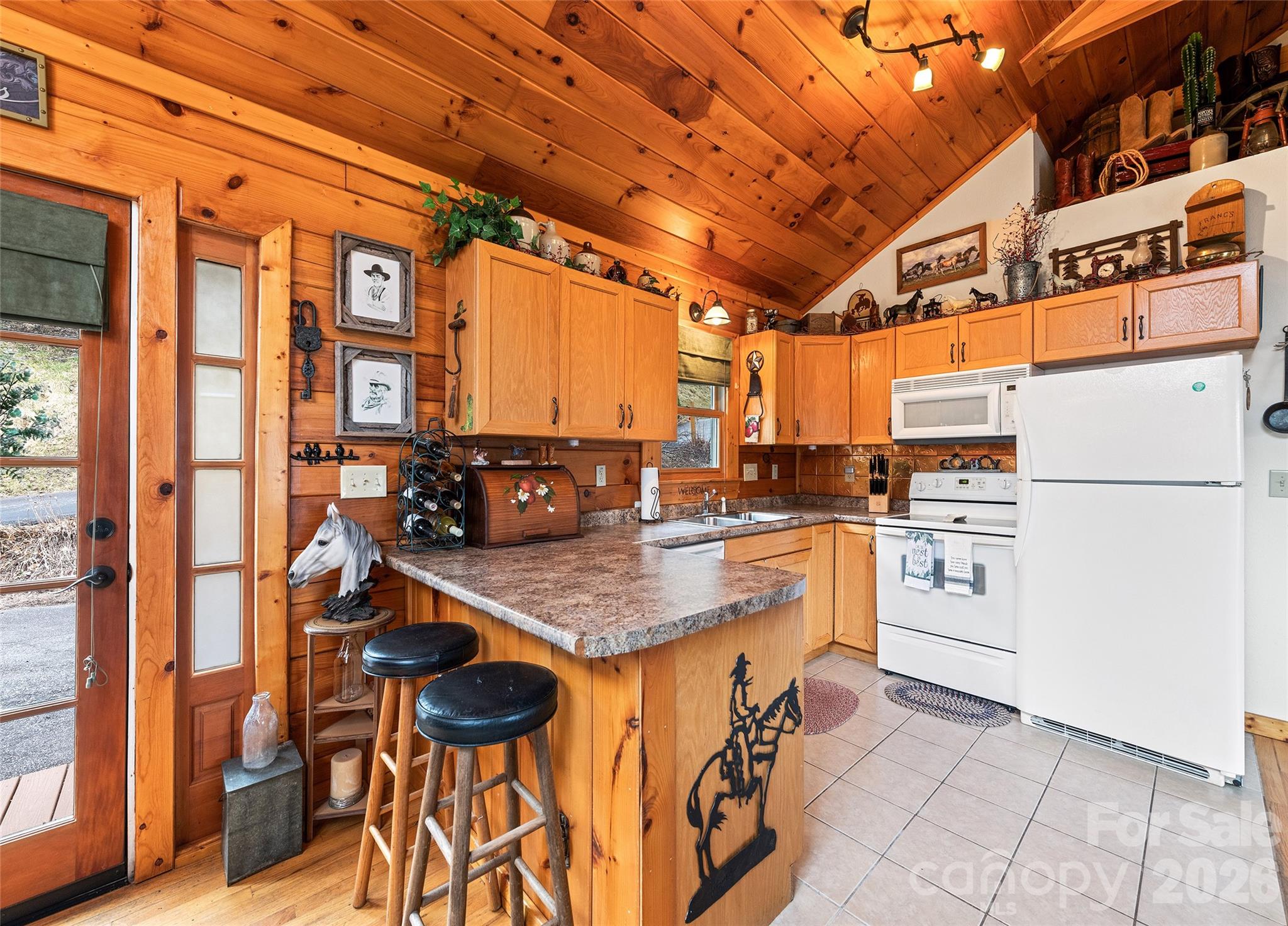 16 Hiawatha Drive — Maggie Valley