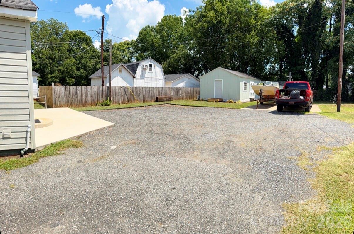 2827 E Long Avenue — Gastonia