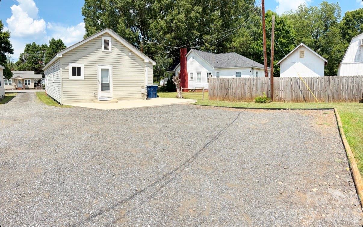 2827 E Long Avenue — Gastonia