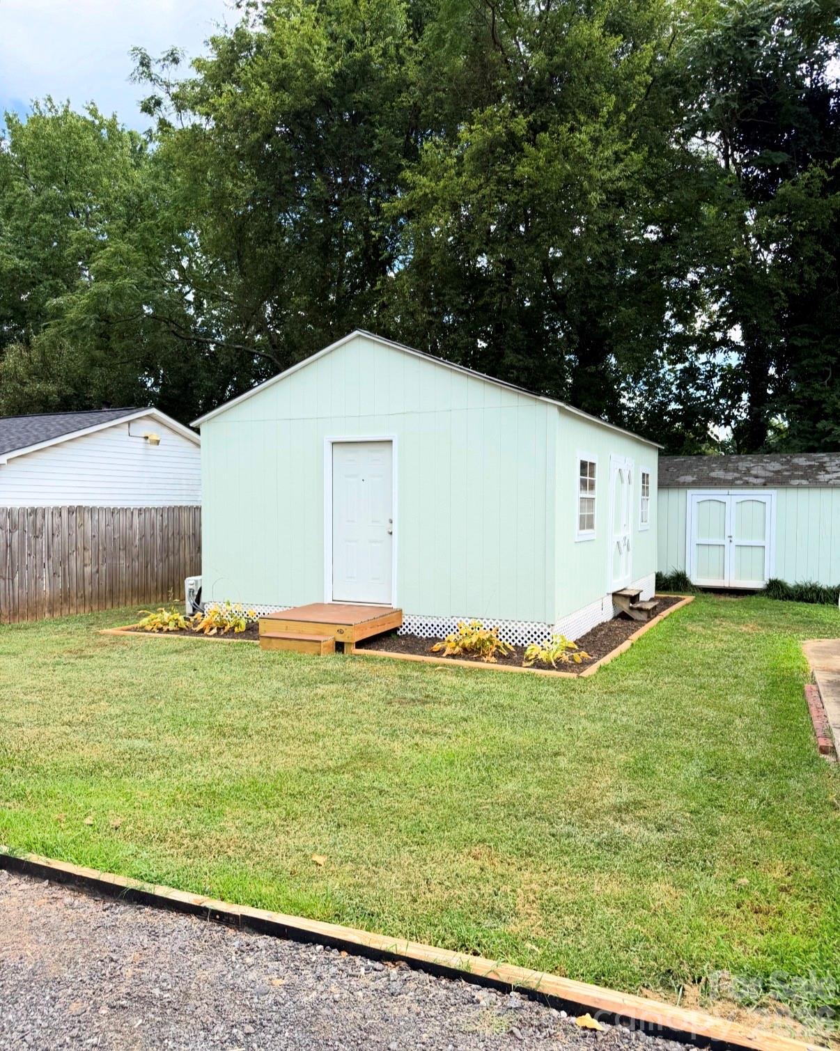 2827 E Long Avenue — Gastonia