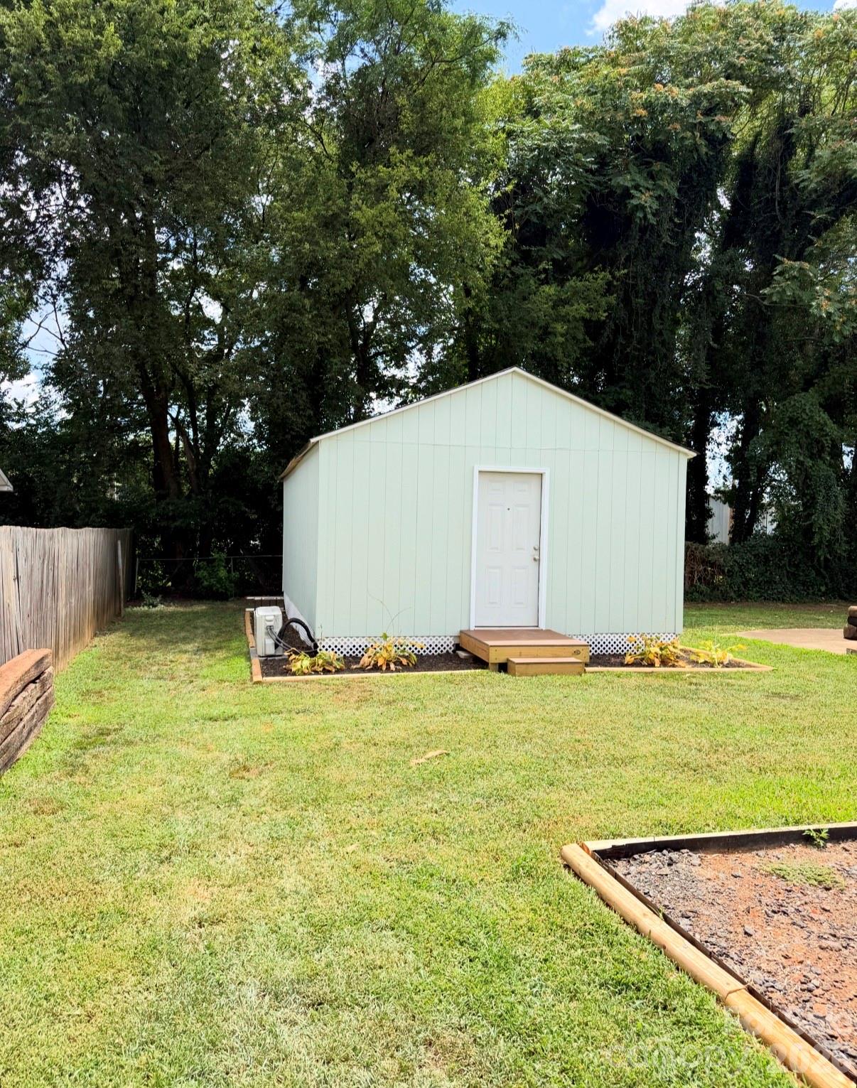 2827 E Long Avenue — Gastonia